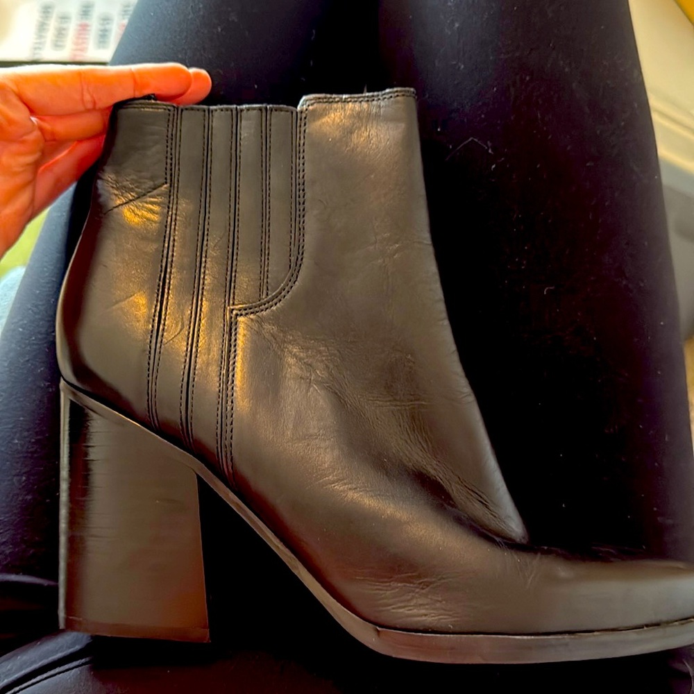 Marc Fisher Alva Black Leather Heeled Booties Size 10M